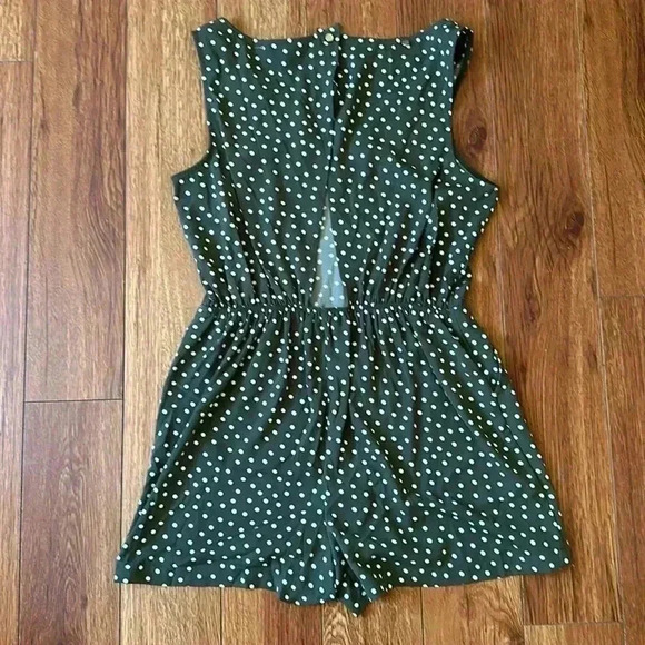 Olive polka dot romper - Picture 3 of 4